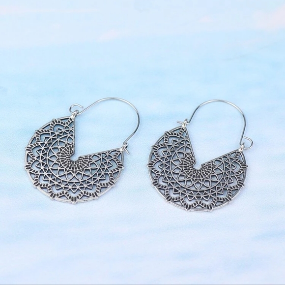 Bohemian Hollow Madalia Dangle Earrings - Picture 2 of 2